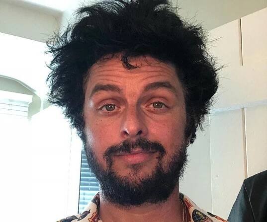 Billie Joe Armstrong Biography - Facts, Childhood, Family Life & Achievements