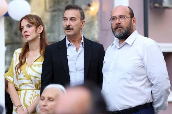 Kendi Düşen Ağlamaz - Herkes birden mutlu olabilir mi? - Z filmu - Selen Soyder, Hakan Yilmaz, Berat Yenilmez