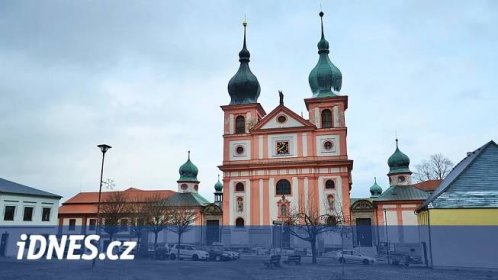 Významný poutní areál v Chlumu Svaté Maří po letech postupně vstává z popela - iDNES.cz