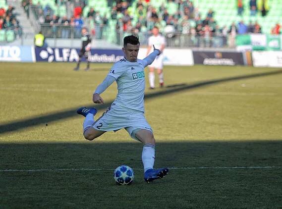 Karvinští fotbalisté se s Opavou (ve žlutém) rozešli smírně.