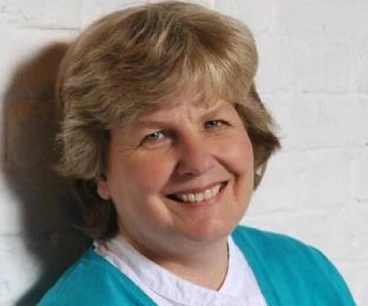 Sandi Toksvig Biography - Facts, Childhood, Family Life & Achievements