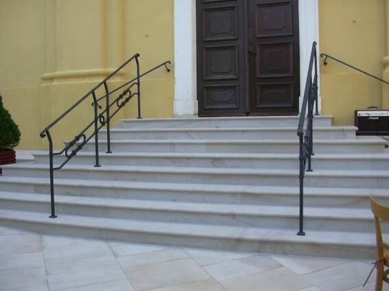 Nové schodiště u kostela sv. Václava (25.06.2006) - Oficiální stránka města Dobruška