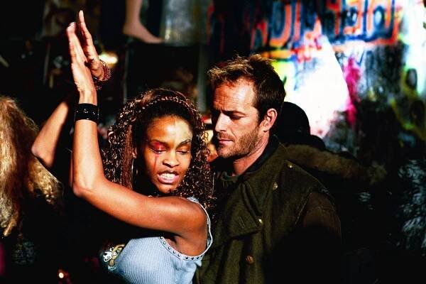 Jeremiah - Things Left Unsaid: Part 1 - Z filmu - Kim Hawthorne, Luke Perry