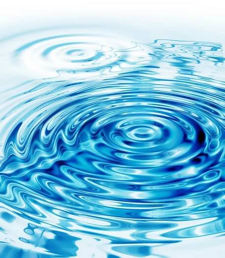 Křišťálově čisté vody zvlnění — Stock obrázek