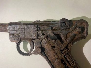 Originální pistole P 08 Parabellum Luger, legendární zbraň  - Sběratelské zbraně