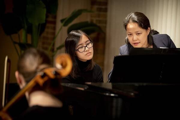 Susan and Sarah Wang Piano Duo