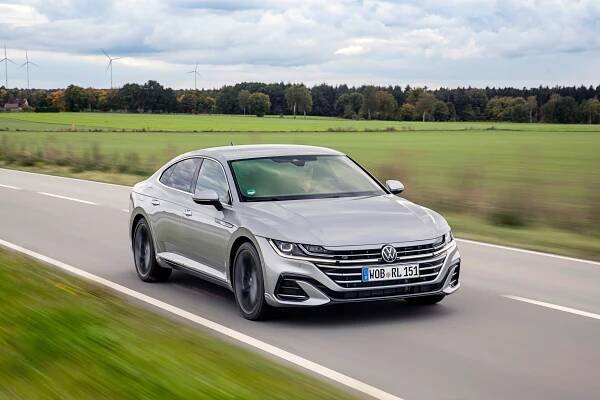 Volkswagen Arteon: Podrobné specifikace vozidel & Interaktivní nástroj pro srovnání