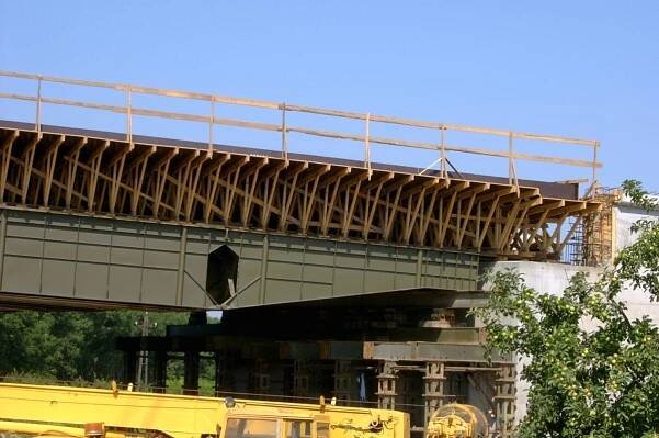 Dopravní infrastruktura - stavba mostu