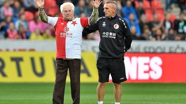 Poslední sbohem legendy. Ve věku 87 let zemřel fotbalový obránce Lála