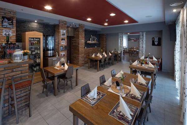 Restaurace - Penzion Zubr