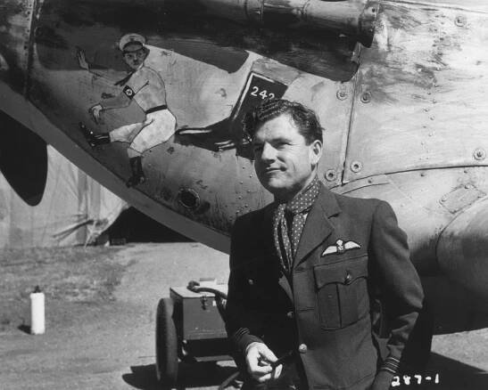 Reach for the Sky - Z filmu - Kenneth More