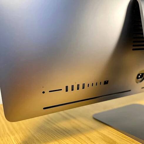 Prodám iMac Pro 27’’ ,2017, 32GB RAM,1TB za 65 800 CZK - 8/2022 - Apple Bazar