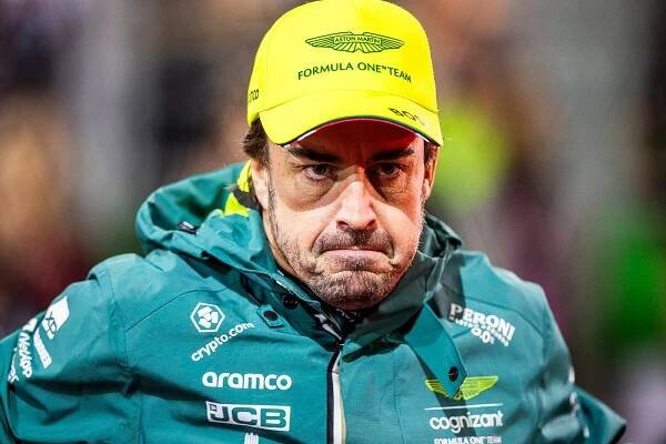 Fernando Alonso stále nekončí