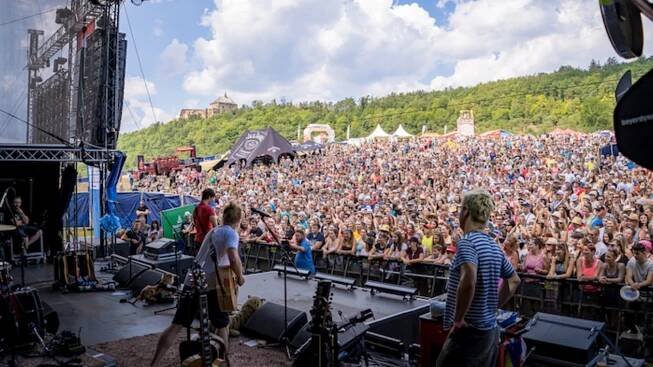 Kabát, Kryštof, Mirai a další. Festival Hrady CZ oznamuje kompletní program ve velkém stylu