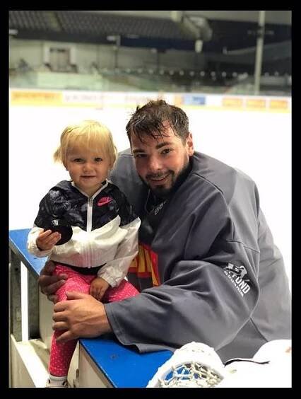 FOTO: Michal Neuvirth je hokejová hvězda. – stránka 5
