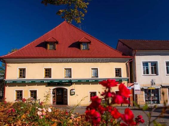 Penzion & restaurace U Kohoutů