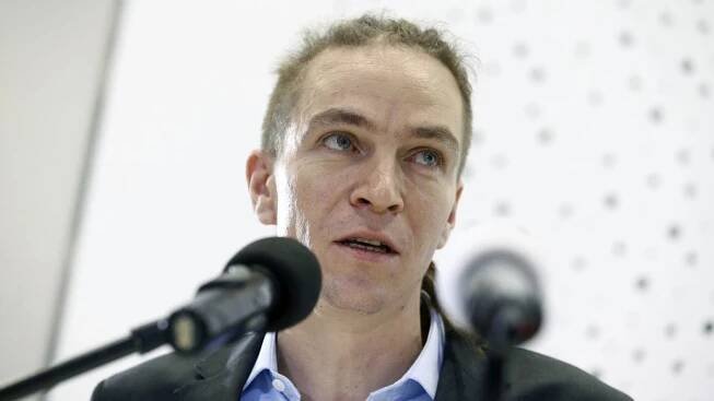 Post předsedy Pirátů obhájil Bartoš, první místopředsedkyní je poslankyně Richterová