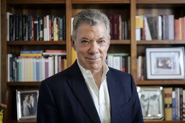 JUAN MANUEL SANTOS.jpg