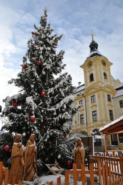 Advent v Písku letos láká na venkovní kluziště a adventní městečko