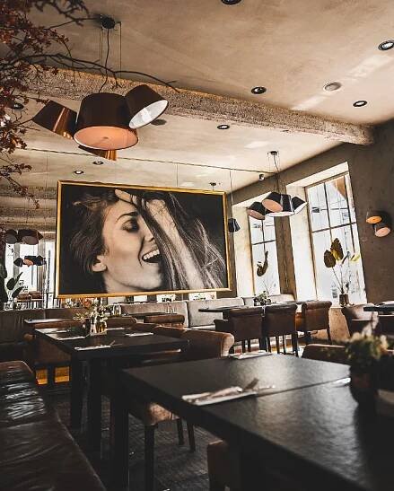 cafe-new-one-prostredi.webp