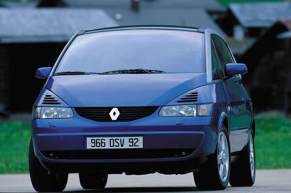 MPV pro rodiny bez dětí má 20 let. Renault Avantime patří k nejslavnějším propadákům