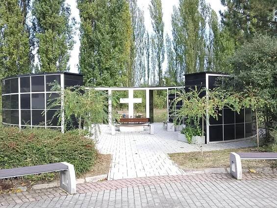 Prenájom urnových boxov kolumbária na novom cintoríne