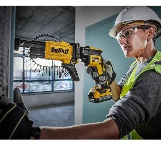 DCF620D2K Bezuhlíkový šroubovák na sádrokarton XR 18 V Li-Ion 2x2,0Ah - DeWALT
