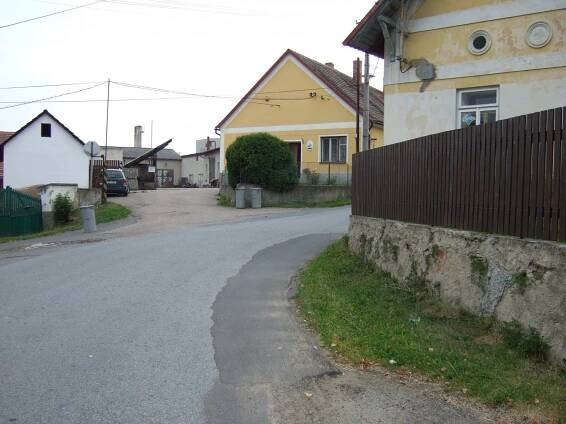 Fotografie - Bývalé JZD Mír Neveklov, provoz Křečovice - 17.09.2009