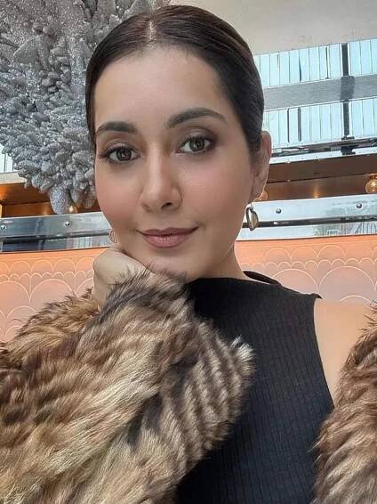 Raashii Khanna lights up London streets