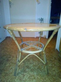 ratanový stolek kulatý průměr 60 cm