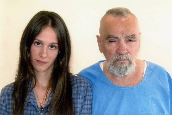 Svatba za mřížemi. Masový vrah Manson si vezme 26letou ženu