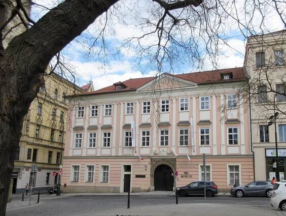 Braunův dům (U Kamenného stolu, Salmovský palác), Karlovo náměstí čp. 671/24
