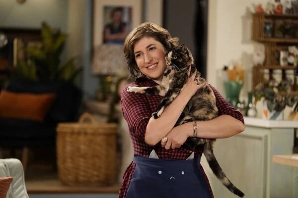 Call Me Kat - Plus One - Z filmu - Mayim Bialik