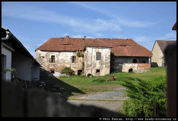 Mlékovice – fotografie / hrady-zriceniny.cz