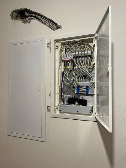 Montáž datového rozvaděče, Praha 6 - Jedelský a Kuběnka elektroinstalace