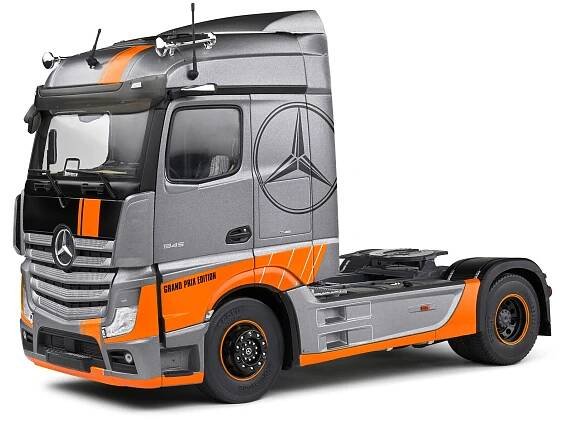 Mercedes-Benz Actros 2 Tractor Truck 2-Assi Gran Prix Edition 2019 silver/orange 1:24 Solido 2400202