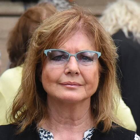 Legendární televizní hlasatelka prochází těžkým obdobím. Kvůli zdravotním problémům musela Marie Tomsová o...