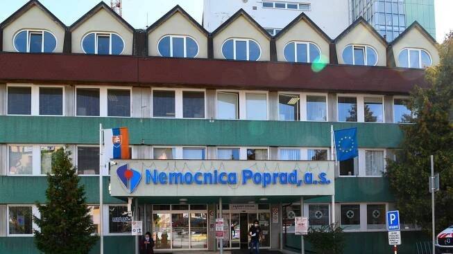 Žltačka sa rozšírila do celého Popradu. Desiatky chorých previezli do Košíc a Prešova