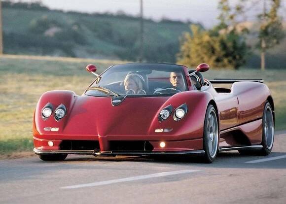 Za nejlepšími supersporty světa stojí perfekcionista, který obětoval vše svému snu
