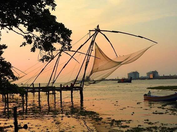 See the Chinese Fishing Nets in Fort Kochi on a Kerala Itinerary