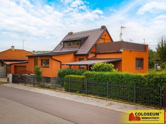 Pohled z ulice - Znojmo - prodej rodinného domu - Prodej rodinného domu 130 m², pozemek 628 m², Resslova, Znojmo