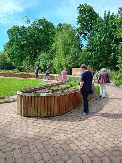 SONS ČR - Fotogalerie - Botanická zahrada, Zahrada smyslů a Rozárium Olomouc 6.5.2024 