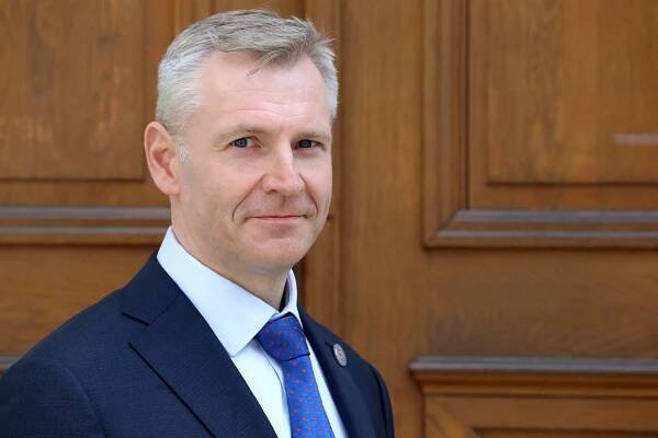 Vláda nemůže mít v Senátu nic jisté, říká Hraba. Starostové by podle něj měli kandidovat samostatně