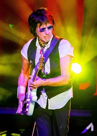 jeff beck performing