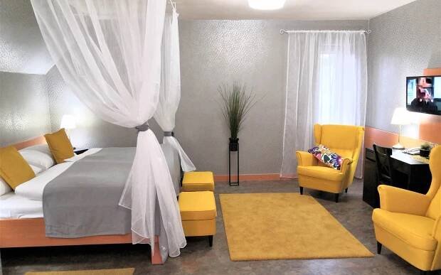 Benešov u Prahy a zámku Konopiště: Hotel Benica *** s adventure golfem, vířivkou a saunou + snídaně/polopenze