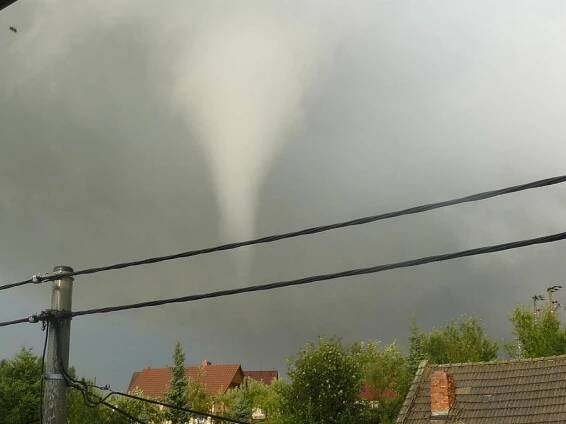 Tornádo se letos poprvé objevilo v Česku. Zkušenost s živlem měli i na Blanensku