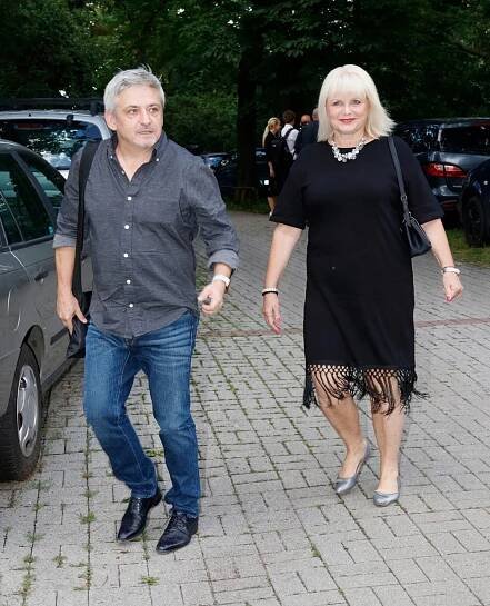 Michal Suchánek dvakrát pekl beránka, jeho manželka Renata dělá velikonoční výzdobu