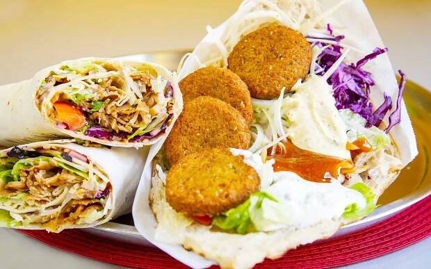 Kebab, twister nebo falafel a nápoj podle výběru