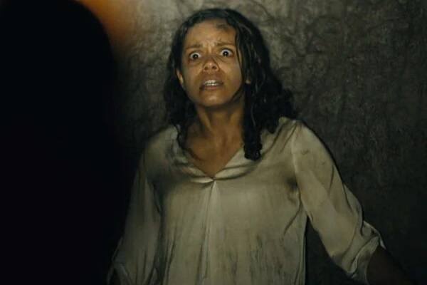 Georgina Campbell as Tess in 'Barbarian'