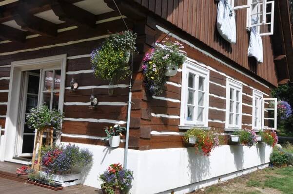 Okna a dveře - Pila Novotný Jilemnice, stavební a truhlářské řezivo, dřevostavby